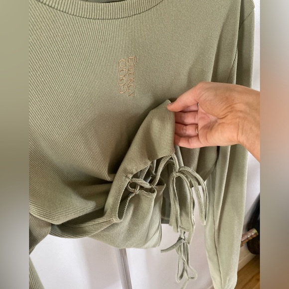 Forever 21- sweater - Picture 8 of 9